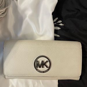 Michael Kors wallet. Pebble grain leather